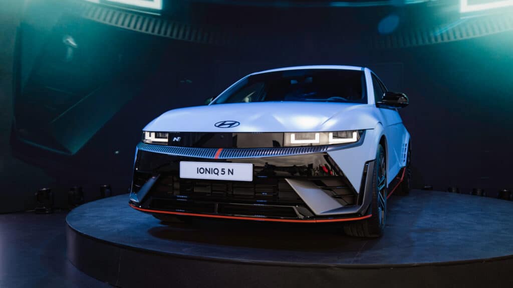 Nyt ennakkomyynnissä: markkinoiden rajuin ja hauskin täyssähköauto